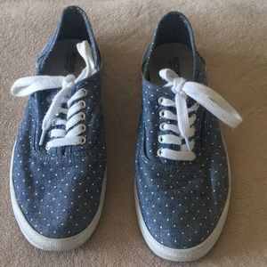 💕Super Cute Mossimo Chambray Polka Dot Sneakers💕
